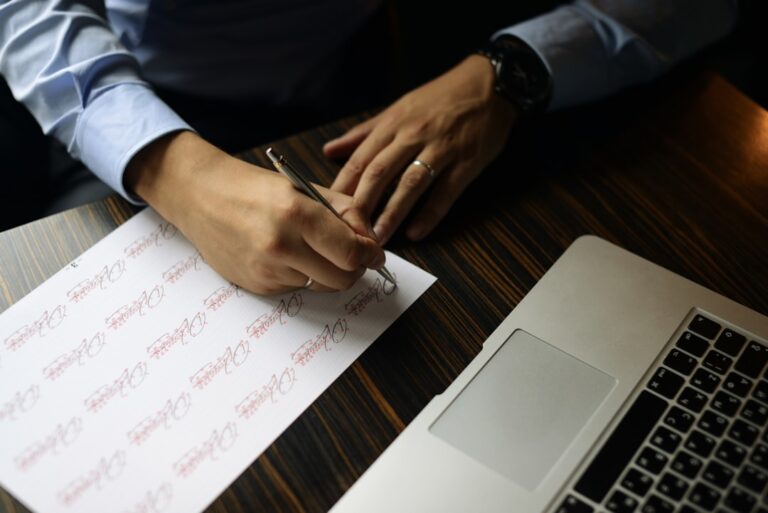 Electronic signature and contract signing concept