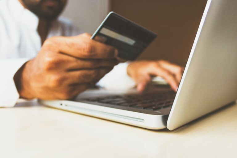 Online shopping security and e-commerce trust verification